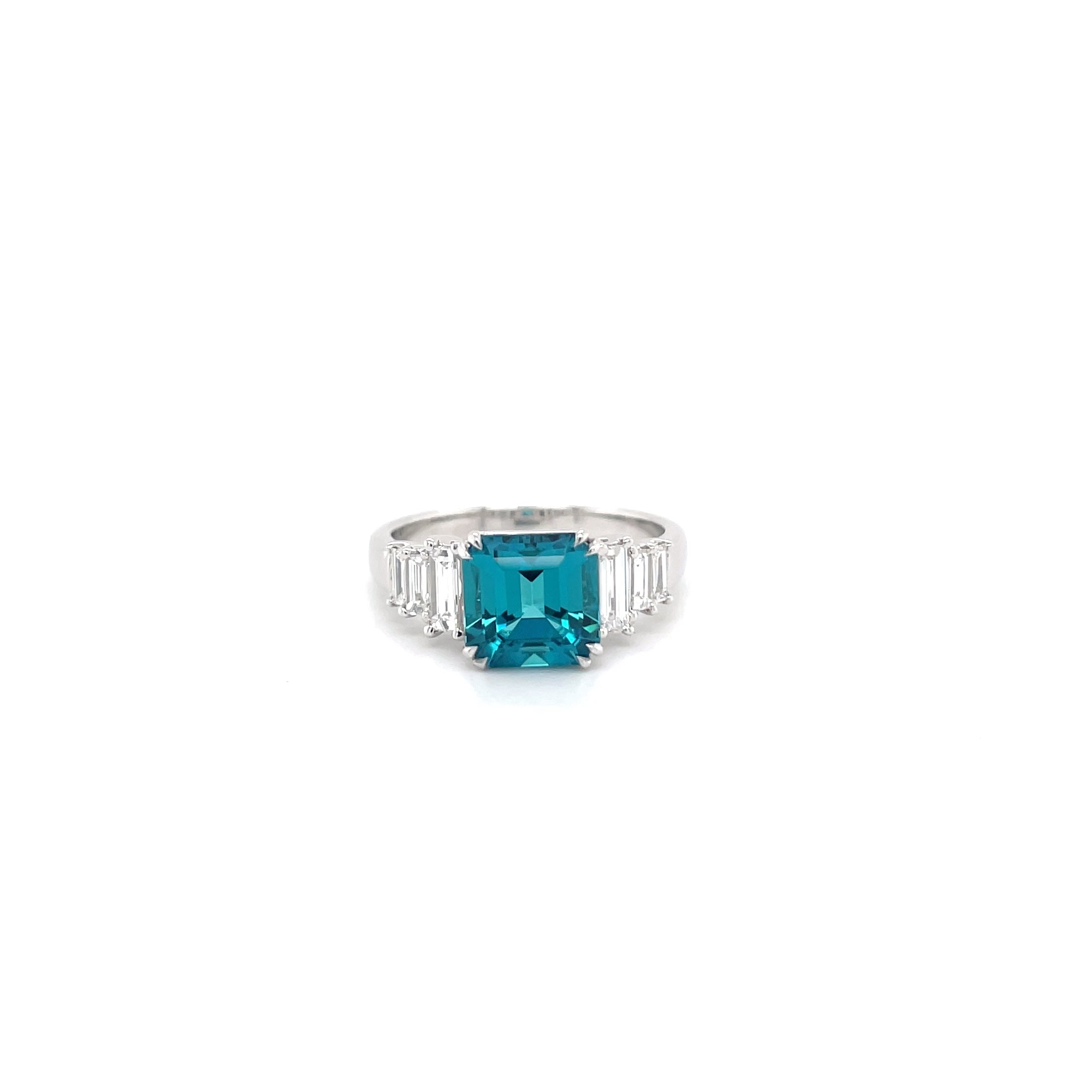 18kt witgouden ring bezet met indigoliet toermalijn & diamant