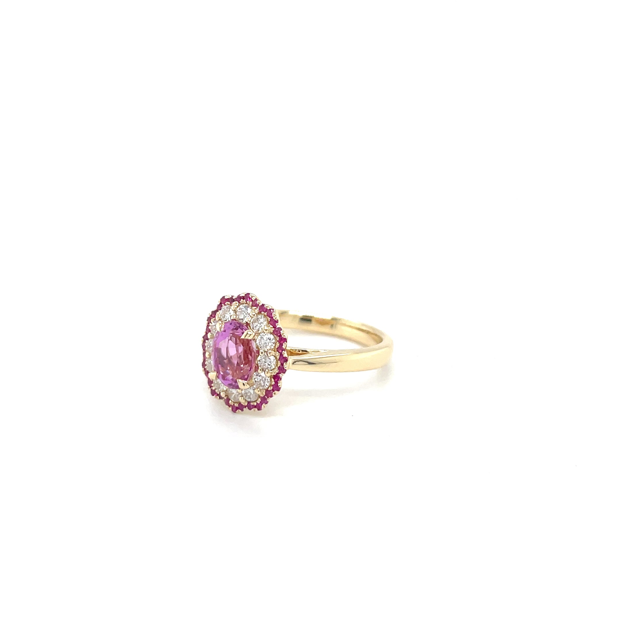 18kt geelgouden ring bezet met een roze saffier, diamant en robijn.
