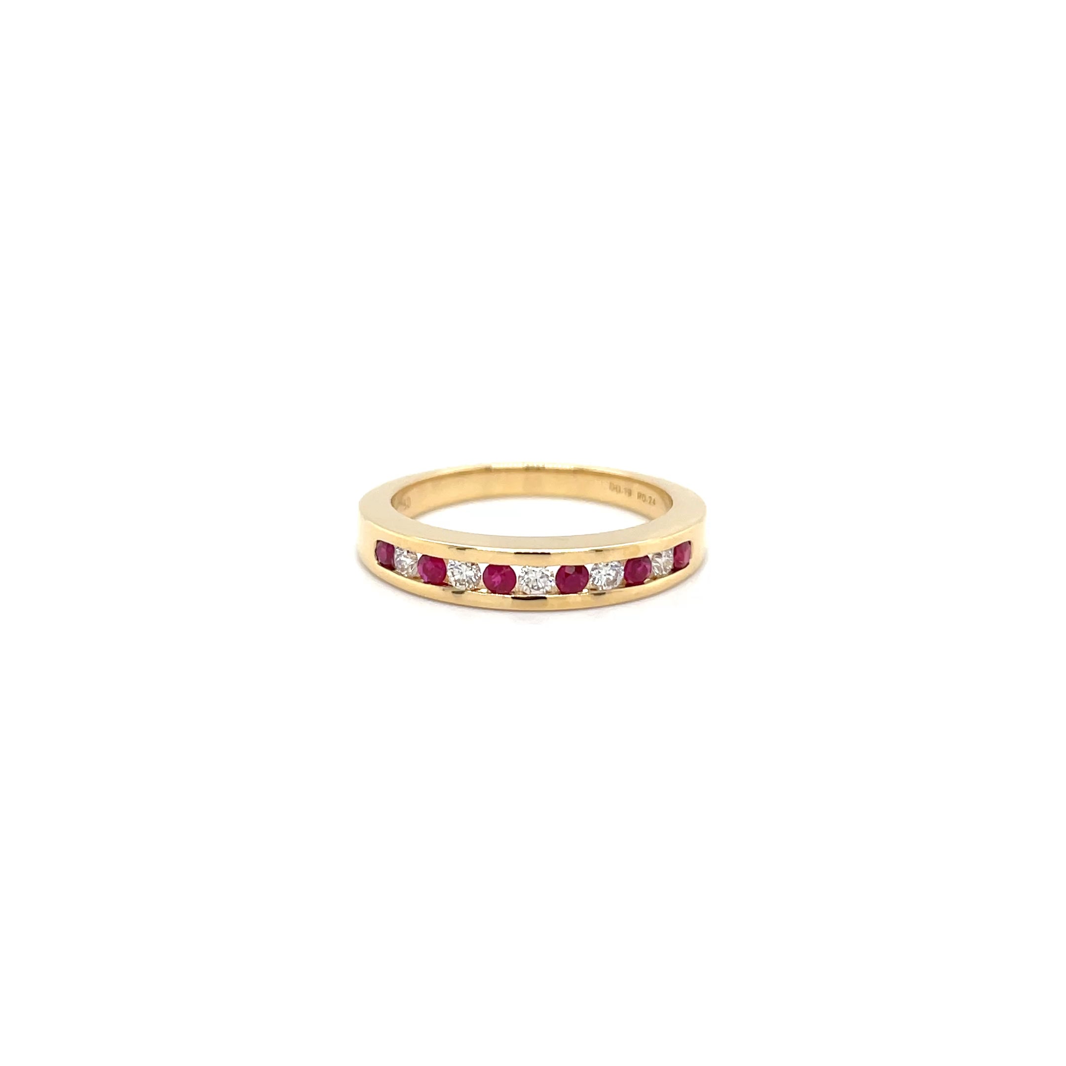 18kt geelgouden rails ring bezet met robijn en diamant