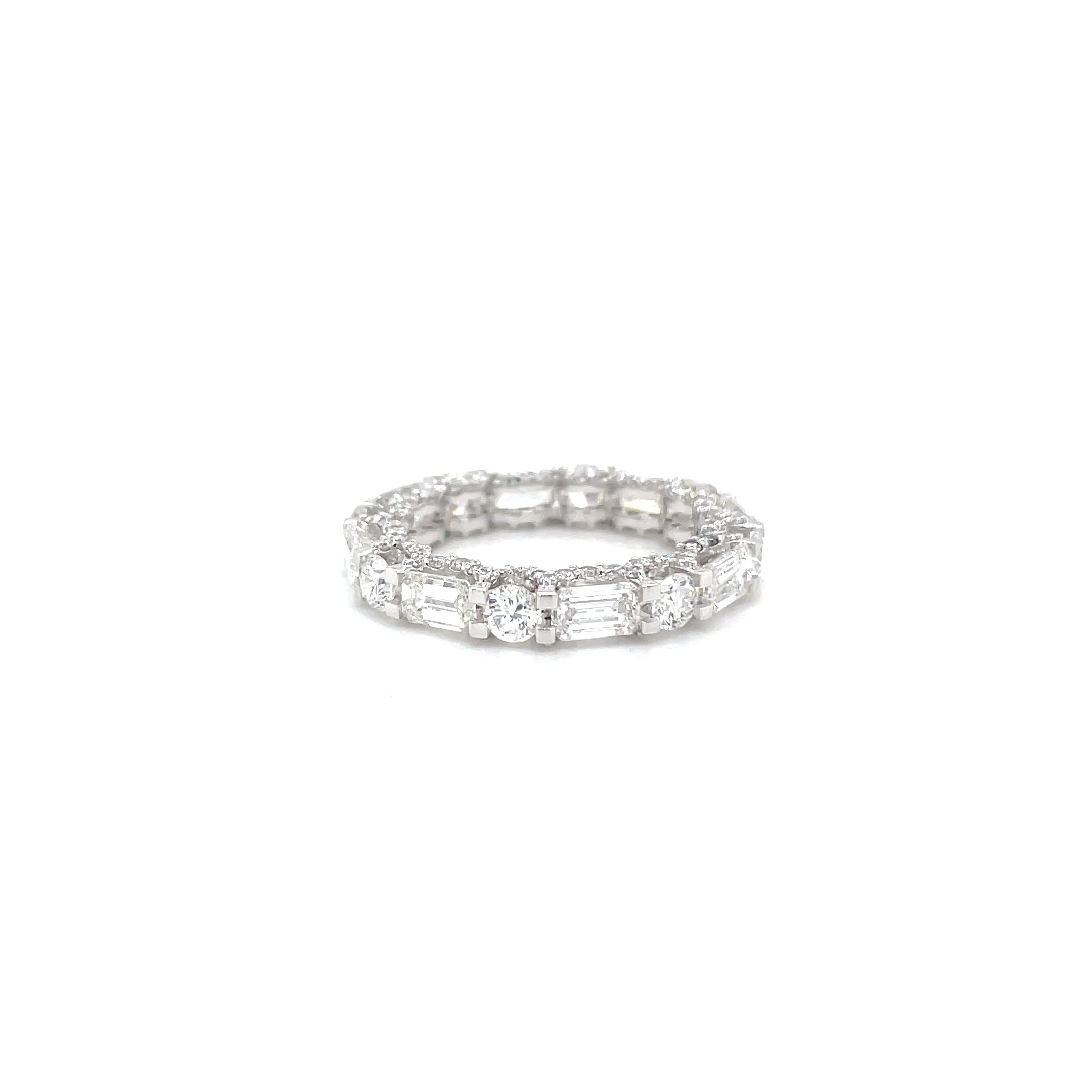 18kt witgouden ring volledig rondom bezet met diamant
