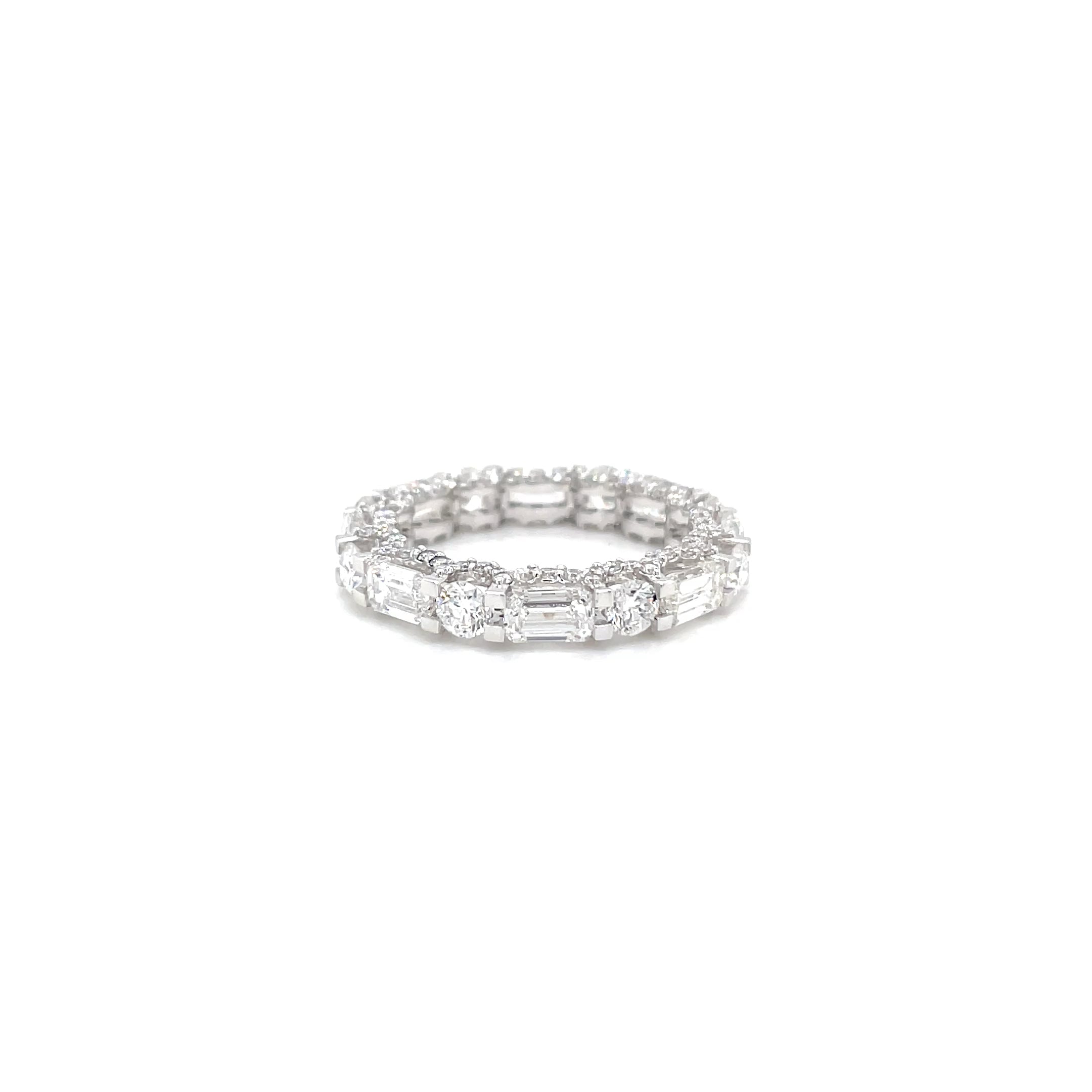 18kt witgouden ring volledig rondom bezet met diamant
