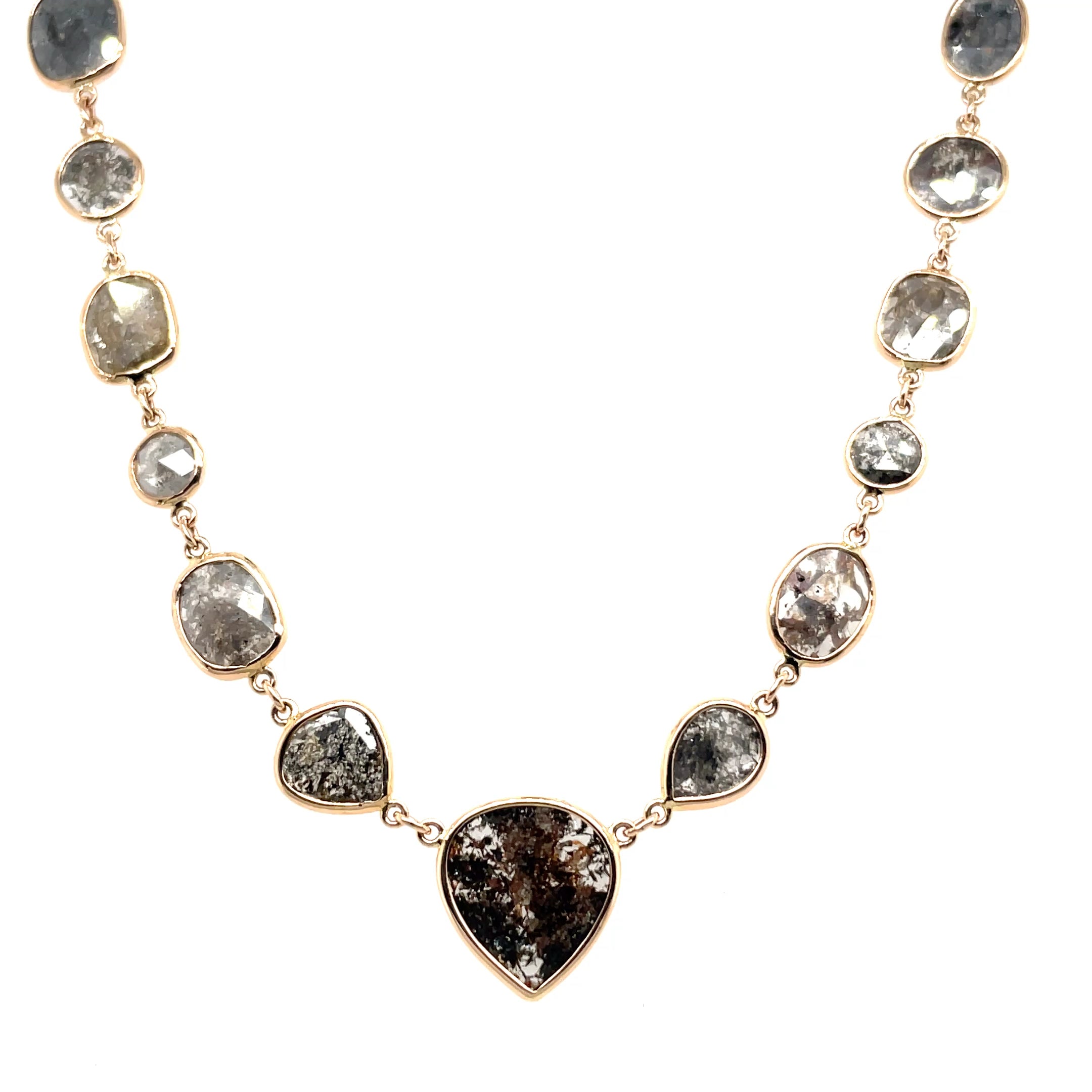 18kt rosegouden collier bezet met diverse uniek plak geslepen salt & pepper diamant