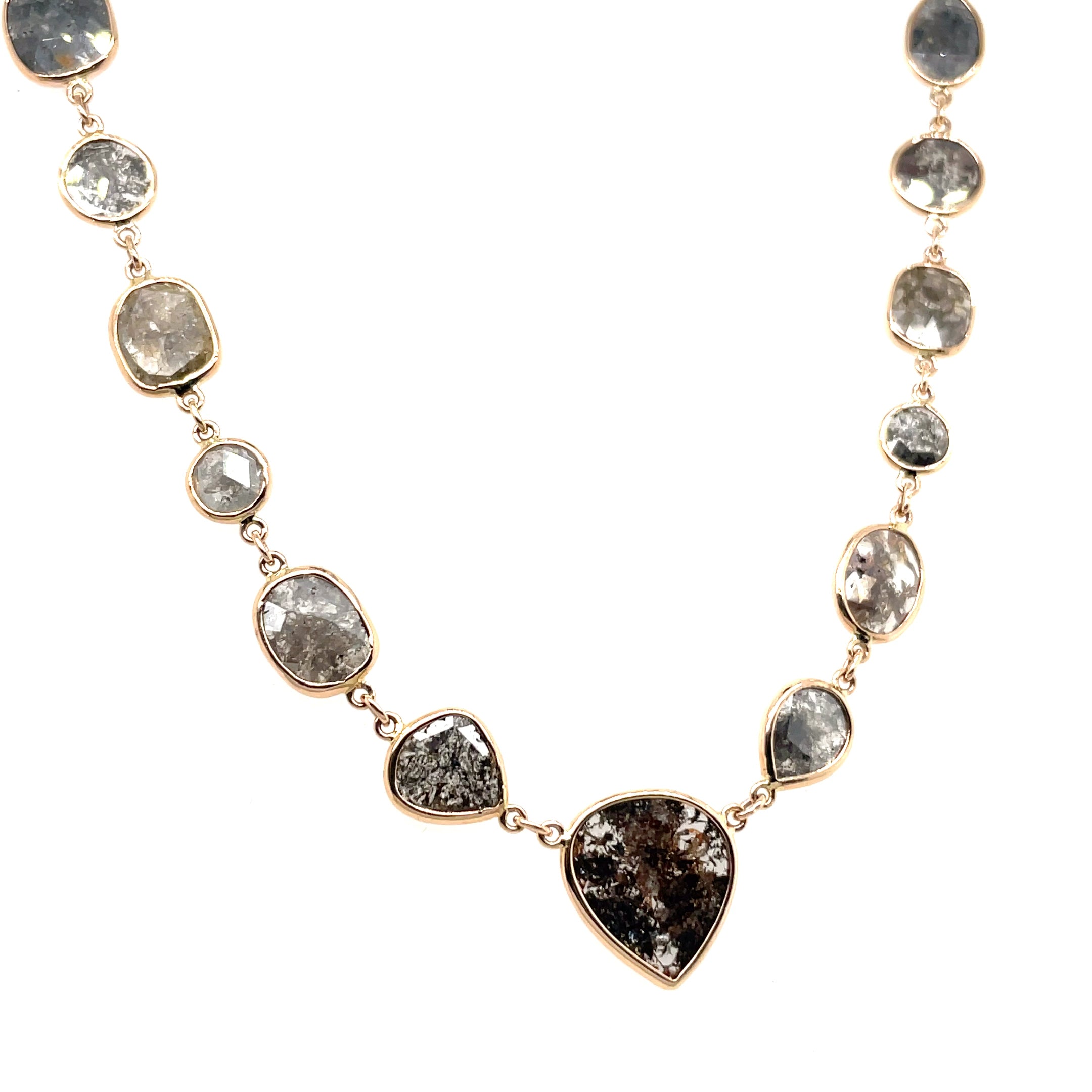18kt rosegouden collier bezet met diverse uniek plak geslepen salt & pepper diamant